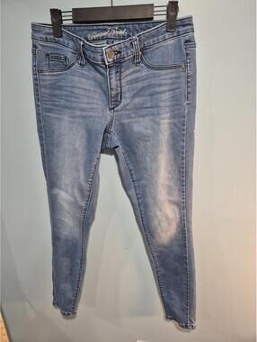 Universal Thread Light Wash Skinny Jeans Size 6